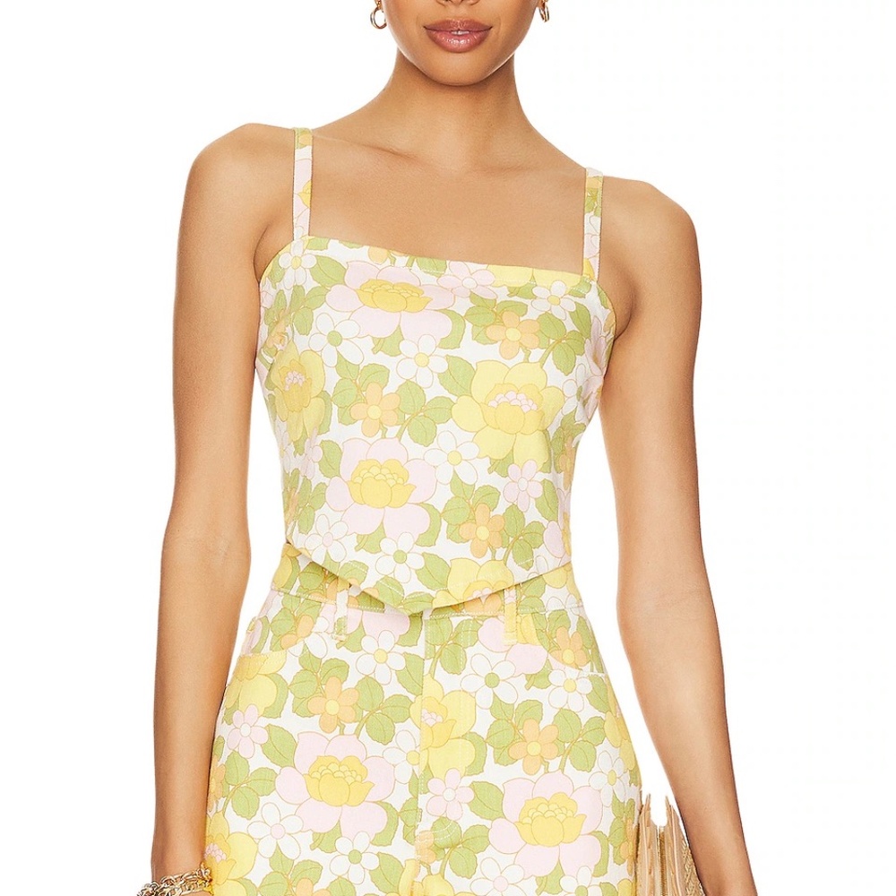 SHOW ME YOUR MUMU HANKERCHIEF TOP IN FRESH FLORAL